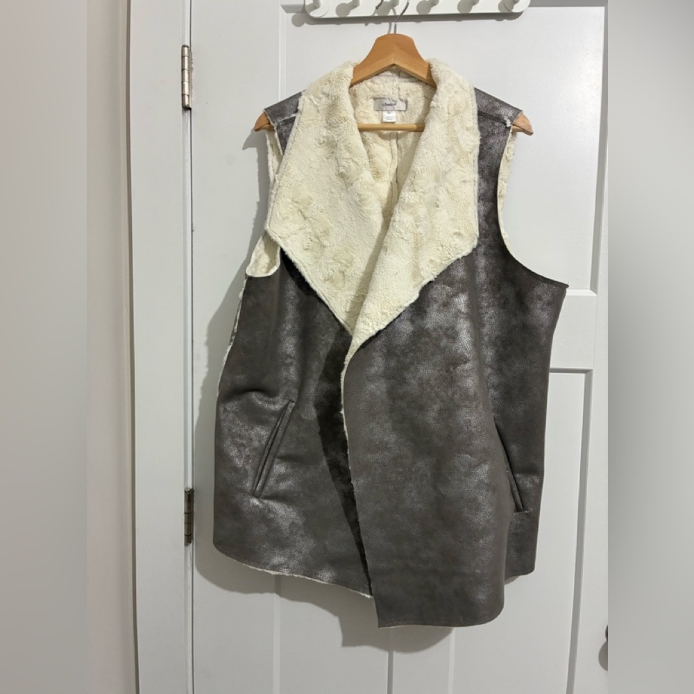 CJ banks vest 2x